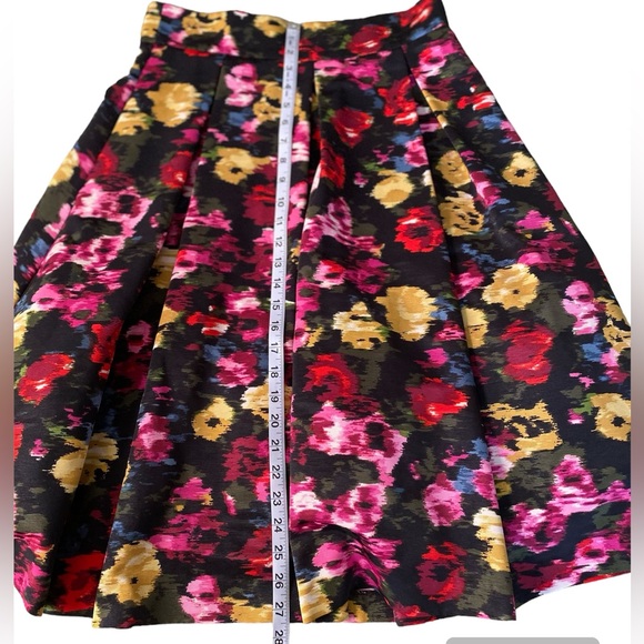 Eliza J Fllral Pleated Midi Skirt Black and Red Pink Yellow Size 10 - Picture 12 of 15